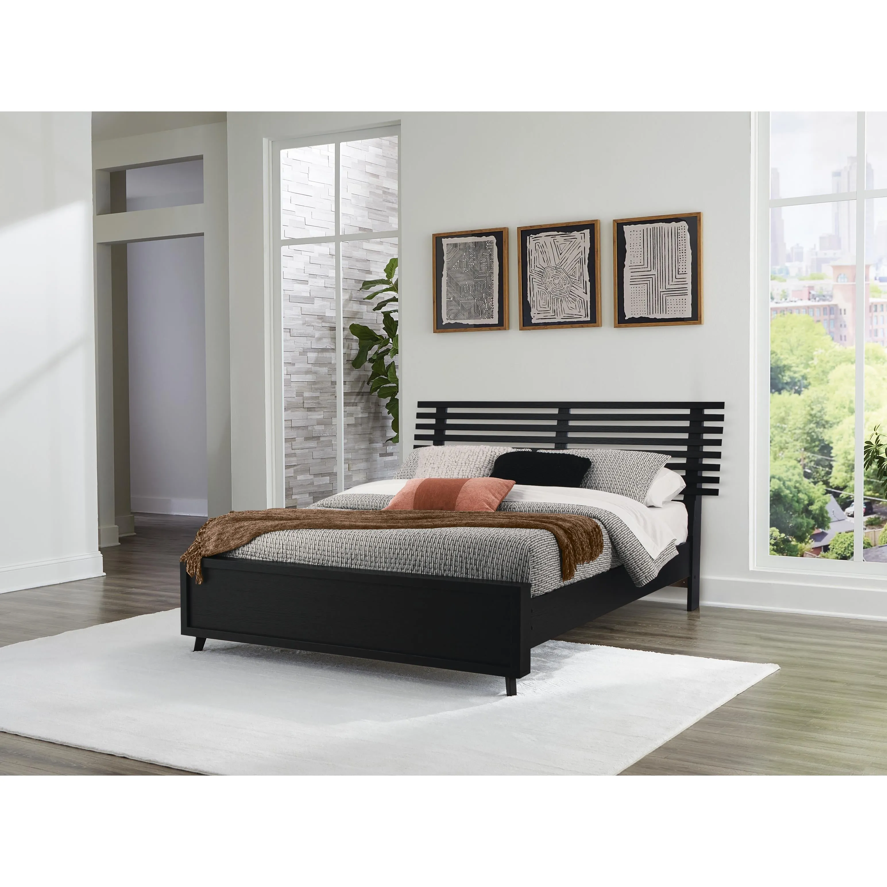 Signature Design by Ashley Danziar Queen Panel Bed B1013-157/B1013-54/B1013-95/B100-13